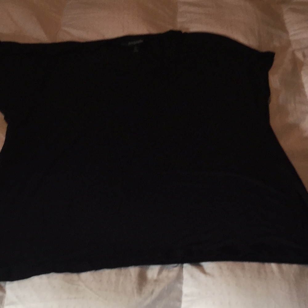 Short sleeve V Neck shirt with slits on side